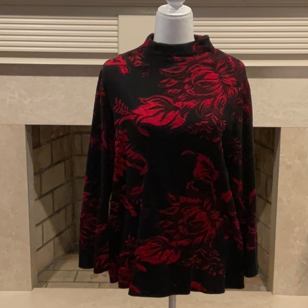 Black and Red Floral Tunic Sweater